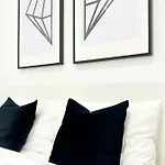 Ξενοδοχείο με διαμερίσματα The Boutique - Bande Nere M1 Metro Direct To Duomo & San Siro - Center