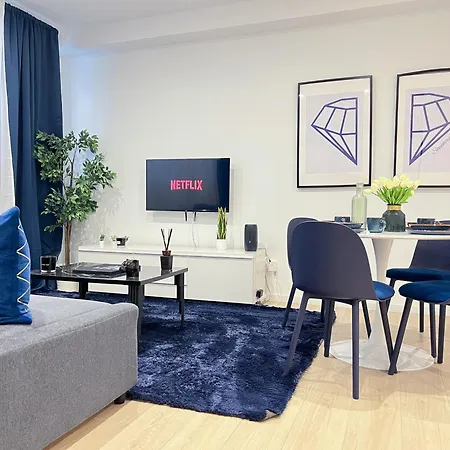 The Boutique - Hebrew Quarter * Milan